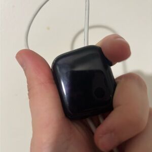 Black Apple Watch Series 7 BARLEY USED NO SCRATCHES LOOKS BRAND NEW HAS SCREEN